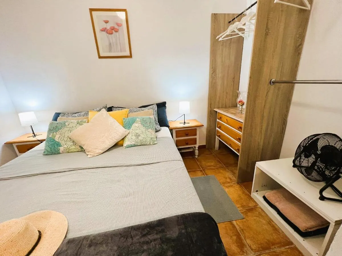 Alcamar Habitacion Privada Con Las Areas De Sala, Cocina Y Bano Que Se Comparten Cerca Al Mar! Alcala  Homestay Alcala (Tenerife)
