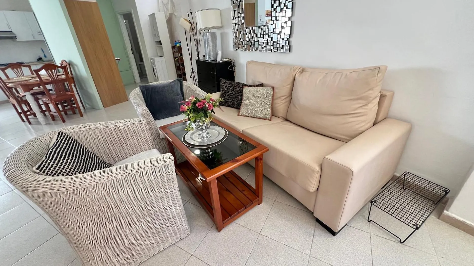 Alcamar Habitacion Privada Con Las Areas De Sala, Cocina Y Bano Que Se Comparten Cerca Al Mar! Alcala  Spain