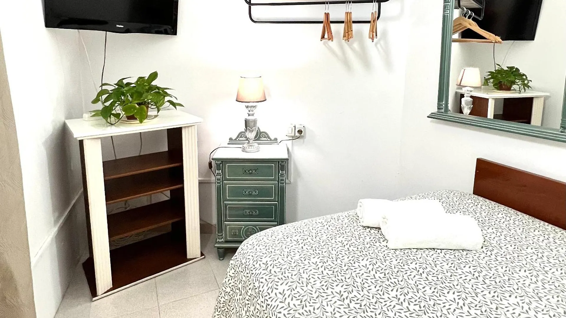 Homestay Alcamar Habitacion Privada Con Las Areas De Sala, Cocina Y Bano Que Se Comparten Cerca Al Mar! Alcala  Spain
